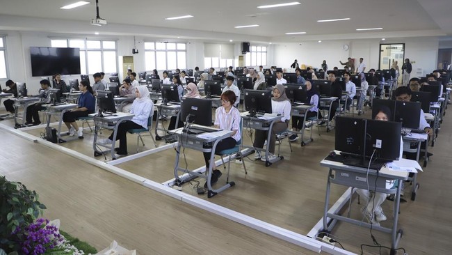 Panitia Seleksi Nasional Penerimaan Mahasiswa Baru (SNPMB) 2025 menyatakan sebanyak 253.421 peserta dinyatakan lulus Seleksi Nasional Berdasarkan Tes (SNBT).
