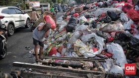FOTO: Penampakan Gunung Sampah di Ciputat Tangsel