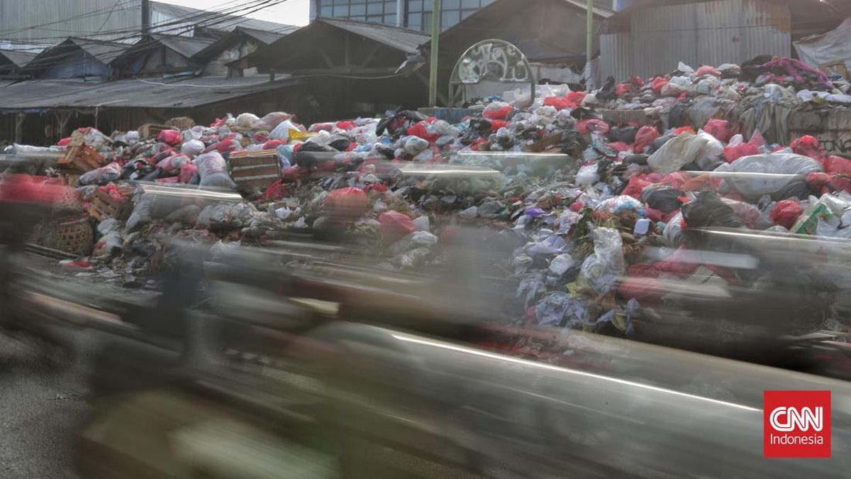 Viral Warga Deliserdang Blokir Jalan Akibat Tumpukan Sampah 100 Meter