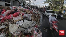 Duduk Persoalan Tumpukan Sampah di Ciputat Tangsel