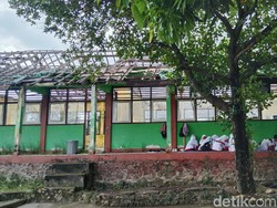 Pemkab Lombok Timur Siapkan Anggaran Rp 18 Miliar Perbaiki Sekolah Rusak