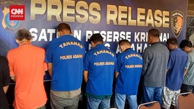 VIDEO: Anggota DPRD Asahan Ditangkap di Arena Judi Sabung Ayam
