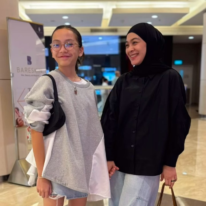 <p>Selain Omesh, Dian juga memberikan ucapan selamat ulang tahun kepada sang putri. Ia mengungkap bahwa memiliki Instagram adalah salah satu keinginan Embun untuk ulang tahunnya kali ini. (Foto: Instagram: @dianayulestari)</p>