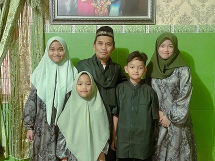 6 Tahun Single Father, Ustaz Maulana Ungkap Gaya Parenting dan Besaran Uang Jajan Anak