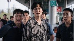 Sinopsis 'Yadang: The Snitch' Film Terbaru Duet Kang Ha Neul dan Park Hae Joon