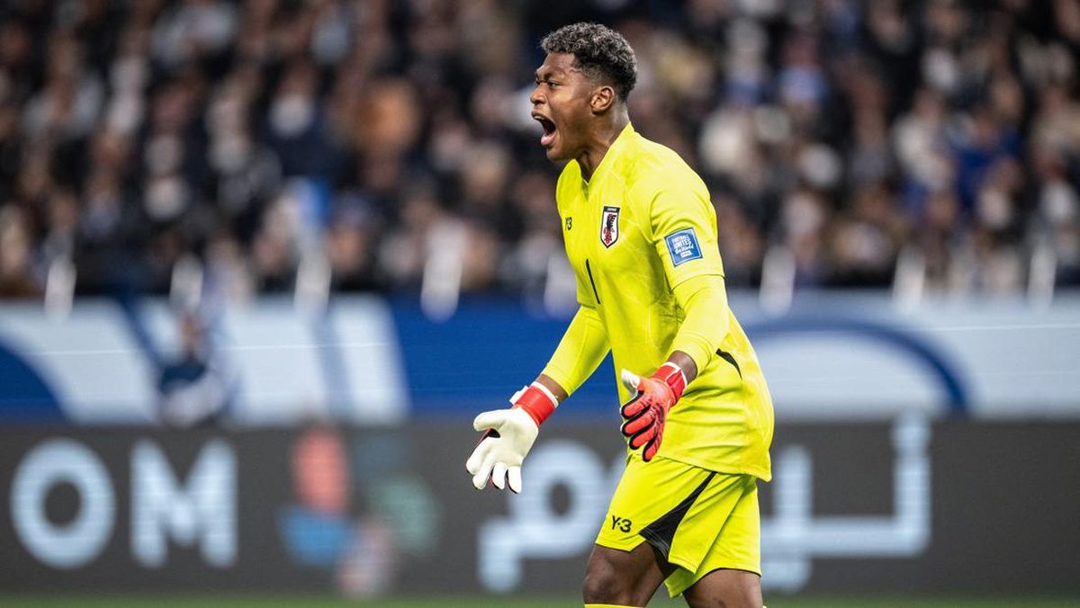 Kiper Jepang Zion Suzuki Cetak Sejarah Asia usai Resmi Gabung Villa
