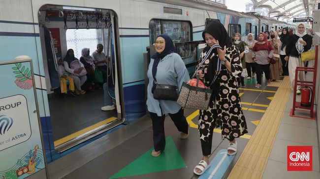 Ingin jalan-jalan keliling Jakarta saat libur panjang? Jangan khawatir, ada promo tarif transportasi umum Rp80 yang berlaku pada 17-18 Agustus 2025.