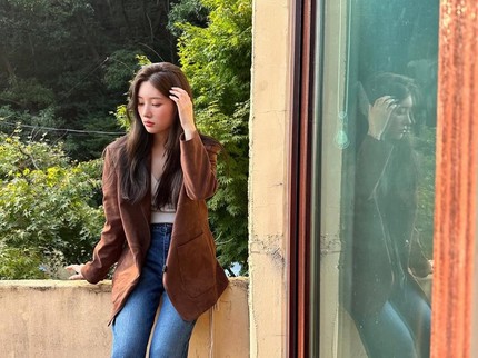 5 Potret Padu Padan Outfit Warna Cokelat ala Artis Korea