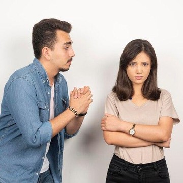 Bangun Kembali Kepercayaan, Ini 7 Cara Mengatasi Trust Issue terhadap Pasangan