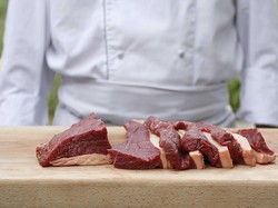 Efek Perang Tarif AS Vs China, Resto BBQ di China Kehabisan Daging Sapi Amerika