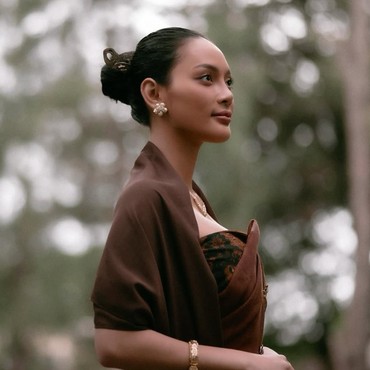 Terpopuler: Simu Liu Lamar Pacar vs Erika Carlina Bongkar Daya Pikat Aldy Maldini