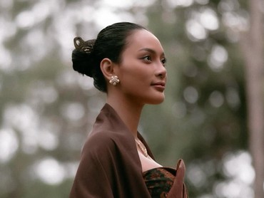 Terpopuler: Simu Liu Lamar Pacar vs Erika Carlina Bongkar Daya Pikat Aldy Maldini