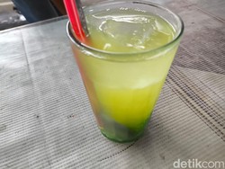 Di Balik Segarnya Es Tape Bakung Khas Cirebon