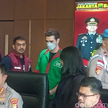 Fachri Albar Ngaku Konsumsi Narkoba gegara Beban Hidup dan Pekerjaan