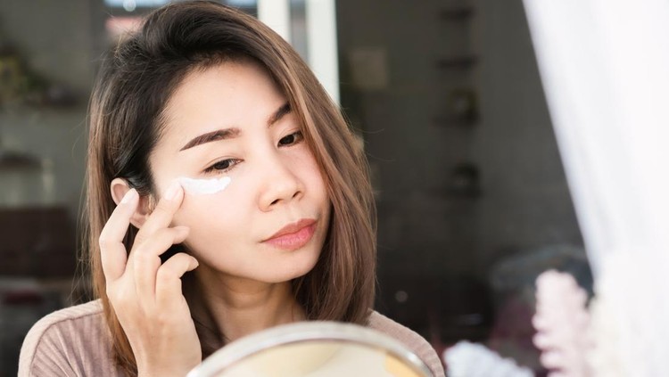 Ilustrasi eye cream Ilustrasi eye cream