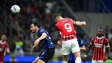 Update Eksklusif Olahraga CNN : Hasil Uji Coba: Penghormatan untuk Baresi, Milan vs Inter Imbang 1-1