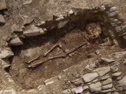 Misteri Makam Kuno Dekat Landasan Pacu Bandara Bikin Bingung Peneliti