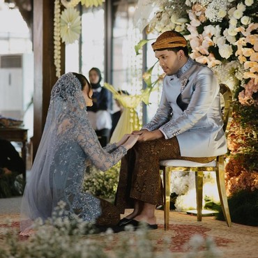 Gaya Bicara Thariq Disorot, Intip 7 Potret Mitoni Kehamilan Aaliyah Massaid