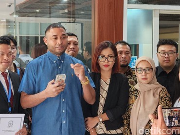 img-title Tak Akan Cabut Laporan, Rayen Pono Ogah Damai dengan Ahmad Dhani