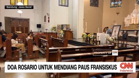 VIDEO: Doa Rosario Untuk Mendiang Paus Fransiskus