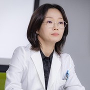 Tak Kalah Curi Perhatian, Ini 4 Karakter Dokter Senior di Drakor Resident Playbook