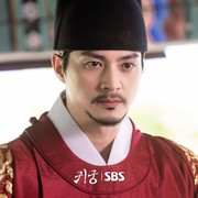 Karismatik, Simak Pesona Kim Ji Hoon sebagai Raja di Drakor The Haunted Palace