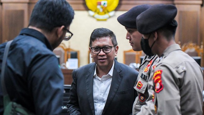 Sekjen PDIP Hasto Kristiyanto instruksikan kader setia pada Megawati Soekarnoputri dan waspada terhadap upaya pengambilalihan partai.
