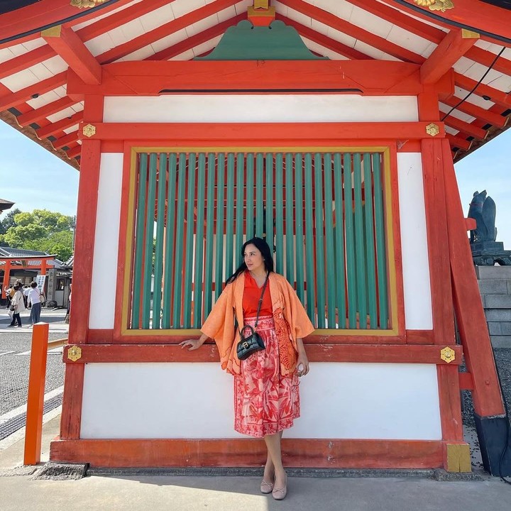<p>Banyak netizen yang turut mengucapkan selamat ulang tahun pada Tata, Bunda. Mereka mendoakan agar mantan istri Tommy Soeharto itu selalu mendapatkan keberkahan. (Foto: Instagram: @tatacahyani)</p>