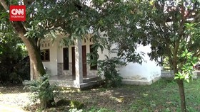 VIDEO: Begini Kondisi Rumah TKP Penemuan Uang 5,5 M di Bawah Kasur