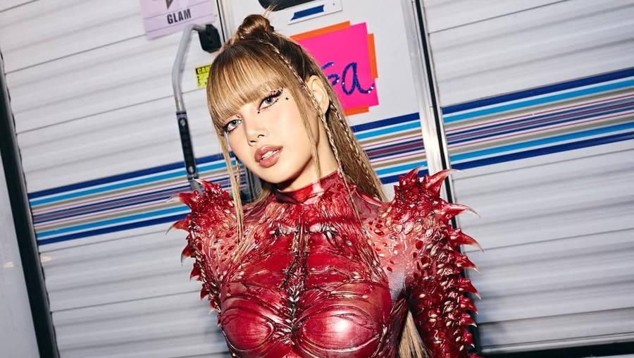 Transformasi Lisa&comma; Anggota Paling Tajir di BLACKPINK