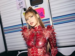 Lisa BLACKPINK Jual Barang Bekas Pribadi untuk Bantu Gaza, Harganya Disorot