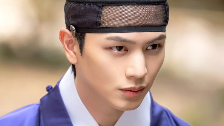 Yook Sung Jae BTOB dalam drama Korea The Haunted Palace
