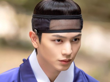 7 Rekomendasi Drama Korea Yook Sung Jae 'BTOB' Terbaik Rating Tertinggi, Terbaru The Haunted Palace