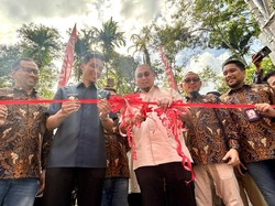 Andre Rosiade Resmikan BTS di Kubang Tangah Sawahlunto: Kerja Nyata Bukan Omon-omon