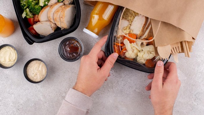 Tips Menjaga Pola Makan Sehat untuk Kamu yang Sibuk Kerja