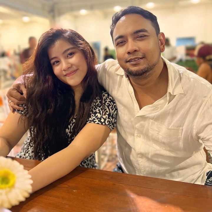 <p>Louisa memutuskan untuk terjun ke dunia modeling mengikuti jejak sang Bunda. Baru-baru ini, Louisa terpilih menjadi salah satu finalis Gadis Sampul. Ia pun mendapat kesempatan untuk karantina bersama finalis terpilih lainnya. (Foto: Instagram @bebi_romeo)</p>