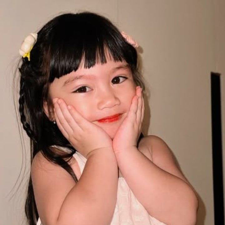<p>"Tiba-tiba gede, tiba-tiba pakai makeup sendiri. Tiba-tiba minta <em>lipbalm juicy cheery</em> Mama," tutur Bunda dua anak itu seraya menyisipkan emotikon terharu. (Foto: Instagram: @felicyangelista_)</p>