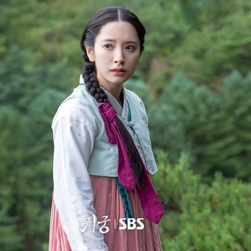 Beda Gaya Aktris Korea Saat Tampil di Drama Sageuk Terbaru, Elegan dan Memesona!