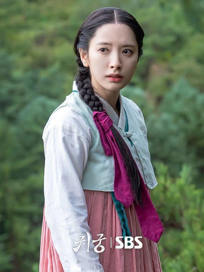 Kamu bisa menyaksikan akting Bona WJSN di The Haunted Palace melalui platform Netflix, Beauties!/ Foto: instagram.com/sbsdrama.official