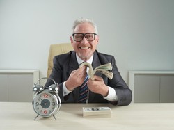 Shio-Shio yang Diprediksi Beruntung Secara Finansial Sepanjang 2026