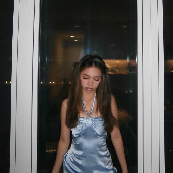 <p>Kehidupan keluarga artis tampaknya tak pernah lepas dari sorot publik, tak terkecuali putri sulung Ririn Ekawati bernama Jasmine Salsabila Abeng yang kini tengah menempuh kuliah di luar negeri. (Foto: Instagram@jasmineabeng)</p>