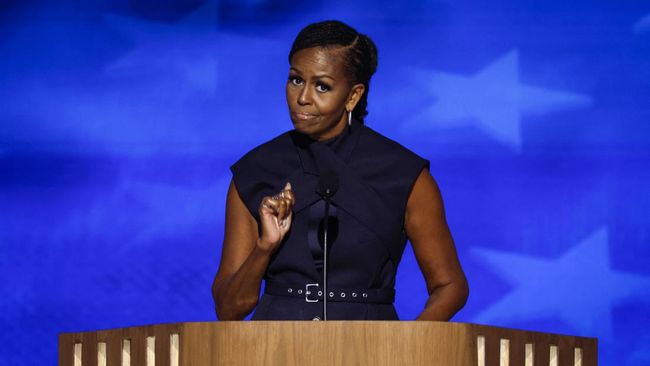 Michelle Obama merasa bersyukur tak punya anak laki-laki bersama Barack Obama.