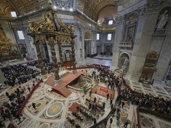 128.000 Orang Melayat Paus Fransiskus di Basilika Santo Petrus