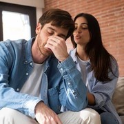 Berhenting Buang-Buang Waktu, Ini 6 Tanda Pria Hanya Menjadikan Kamu Pelarian