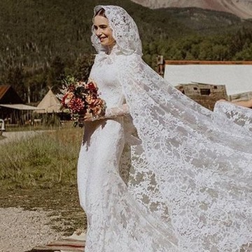 Glamor & Ikonis! Ini Deretan Gaun Pengantin Selebriti yang Buat Takjub, Ada Favoritmu?