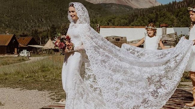 10 Gaun Pengantin Selebriti Paling Ikonis dan Glamor, Mana yang Jadi Favoritmu?