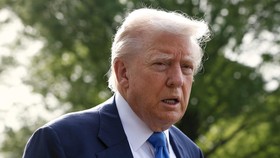 Trump Kerahkan 2.000 Pasukan Atasi Protes Razia Imigran Gelap di LA