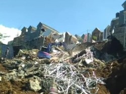 Longsor di Kompleks Vila Malang Bukan Bencana Alam Tapi Dampak Alat Berat