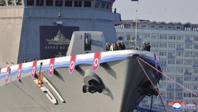 Kapal Perang Baru Korut Kecelakaan saat Peluncuran, Kim Jong Un Murka