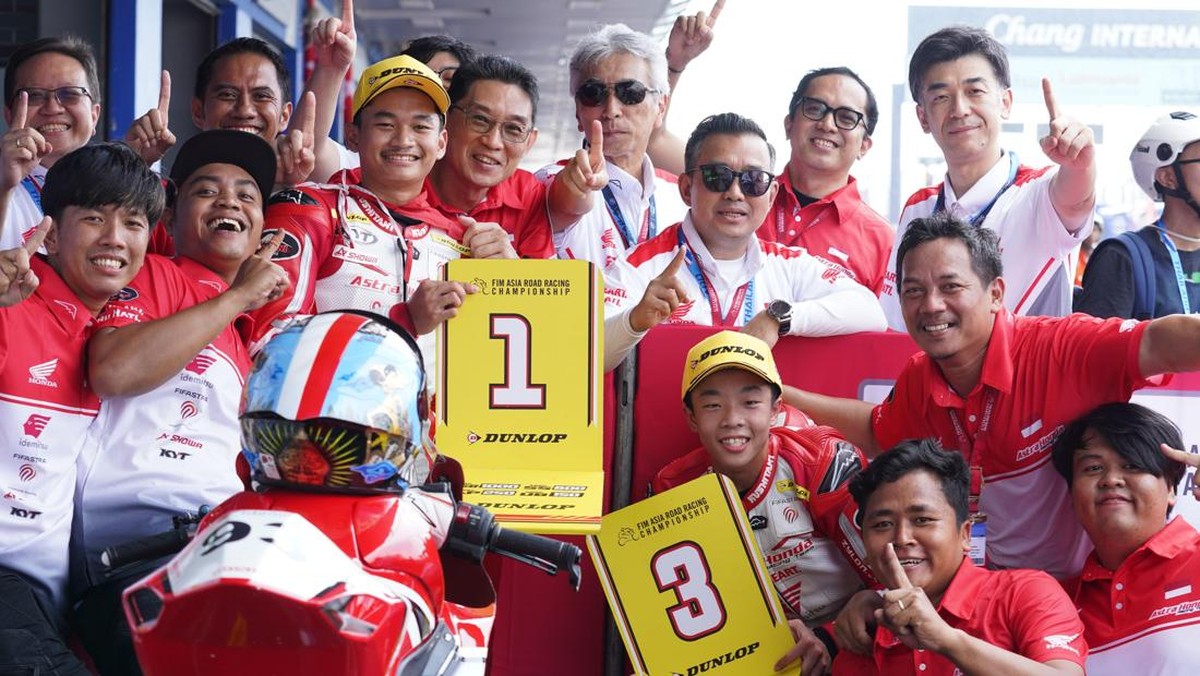 FOTO: Parade Merah Putih Berkibar di Podium ARRC 2025